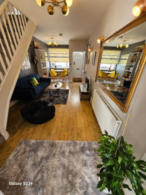 Whole House with a private garden and terrace, central Brighton